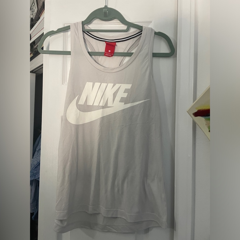 Junior's Small Light Grey Nike Graphic Logo Tank
